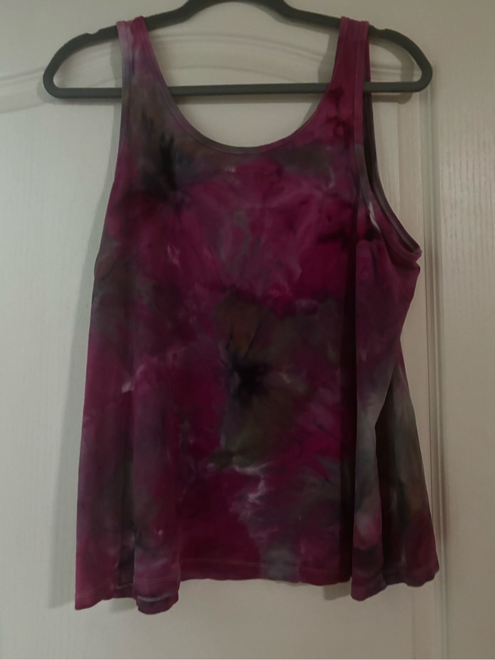 Old Navy Magenta Tie-Dye Scoop Neck Tank
